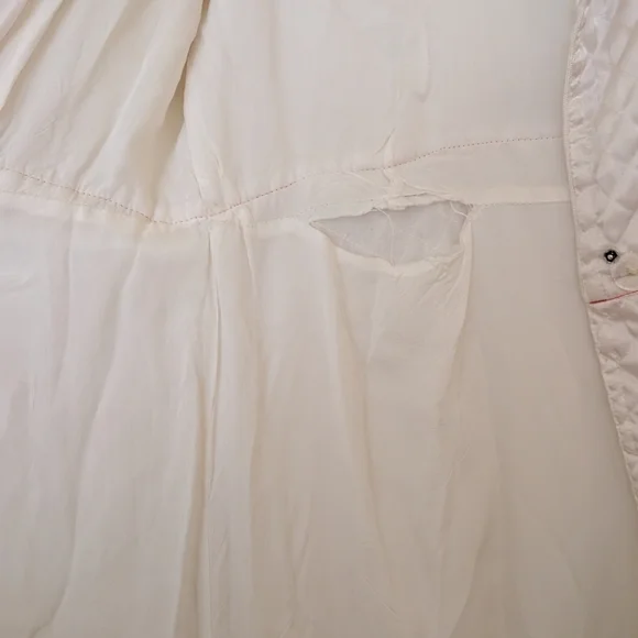 Elegant Cream Quilted Robe - Picture 8 of 10